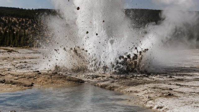 Yellowstone National Park Experiences New Hydrothermal Blast